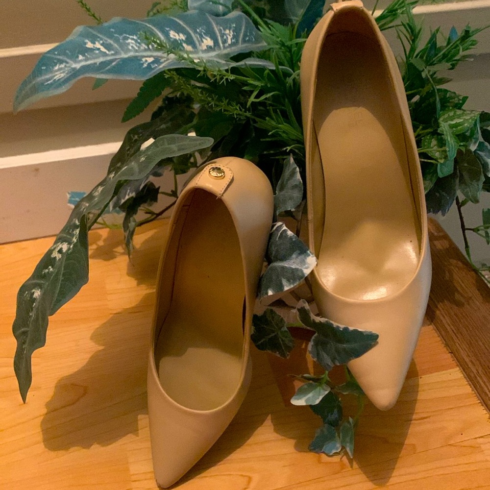 Michael Kors size 6